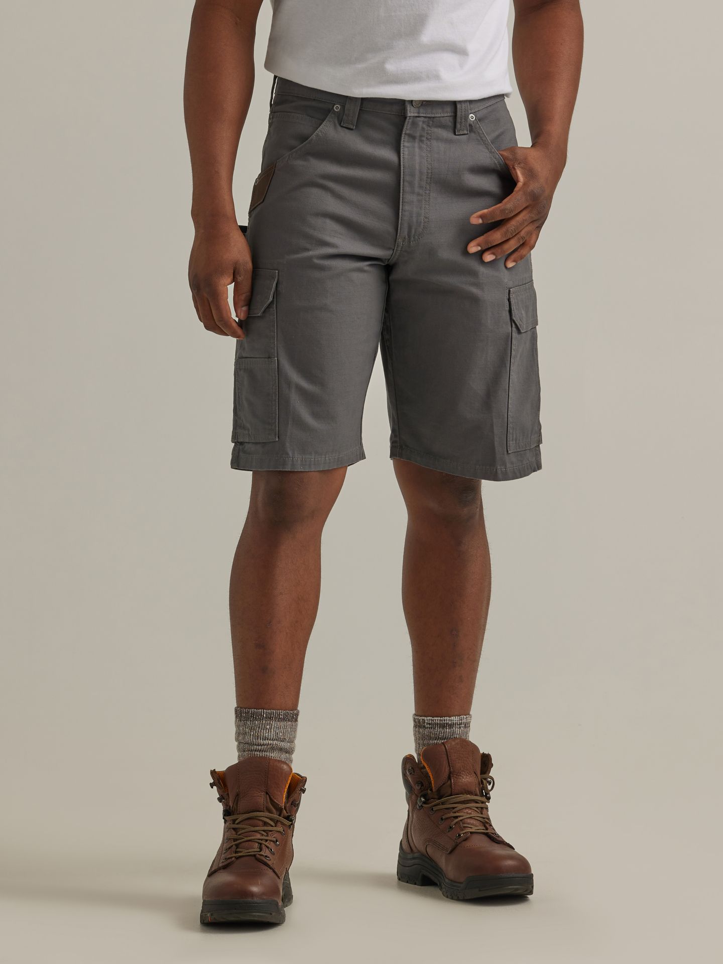 Мужские шорты Wrangler Workwear Ranger Cargo Short, цвет: Графитовый — фото 1
