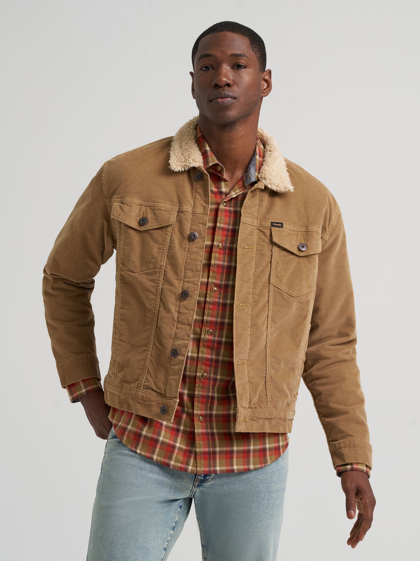Мужская куртка Wrangler Sherpa Lined Corduroy Trucker, цвет: Acorn — фото 3