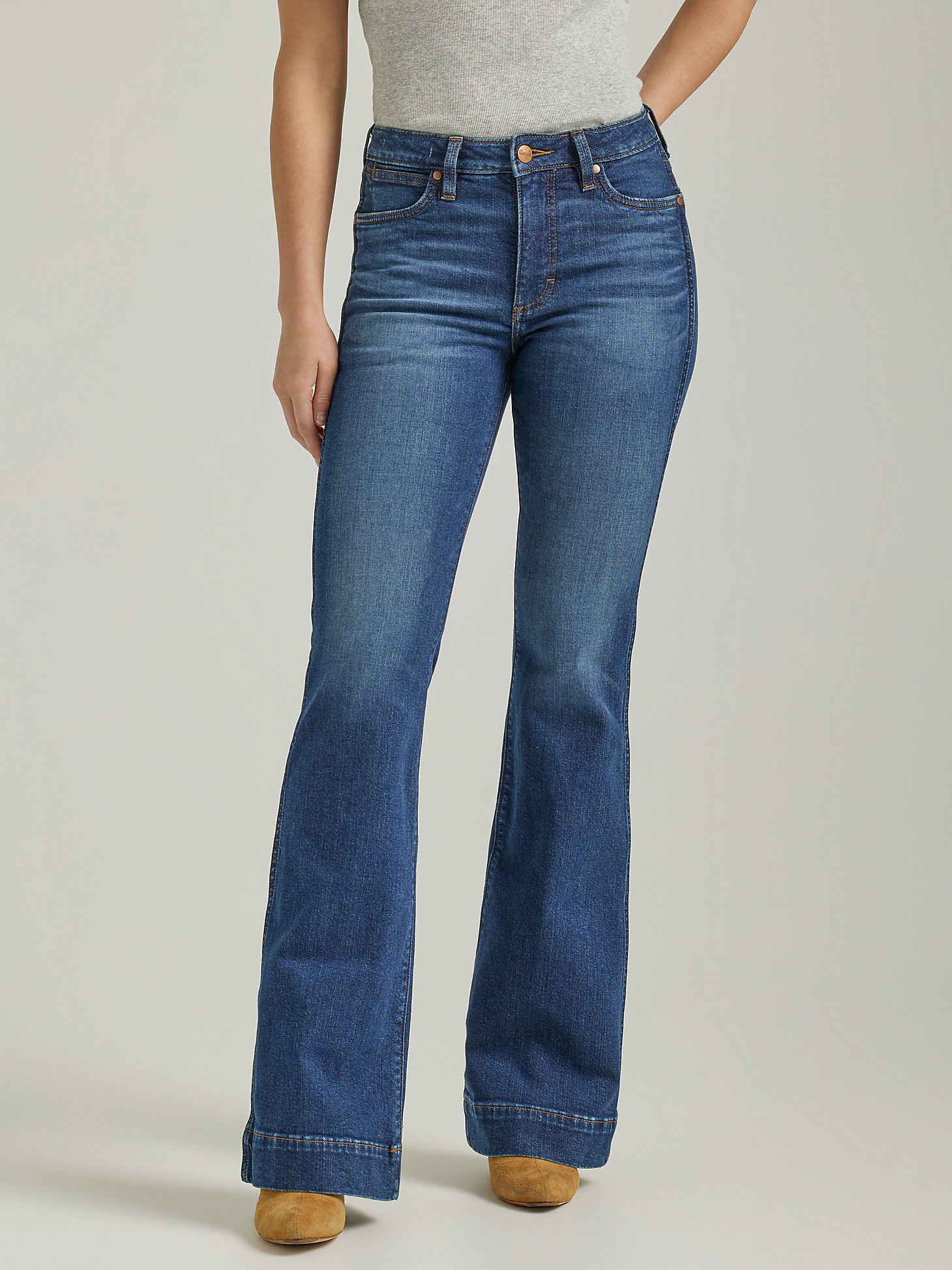Women's Wrangler Retro® Premium High Rise Trouser Jean in Gabriella alternative view 1