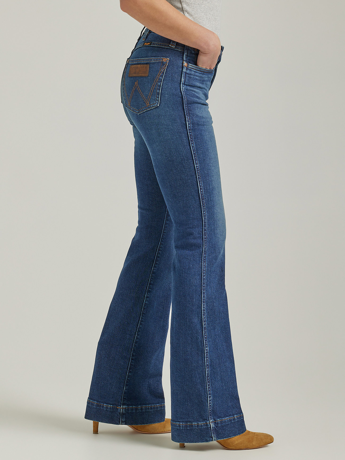 Women's Wrangler Retro® Premium High Rise Trouser Jean in Gabriella alternative view 2