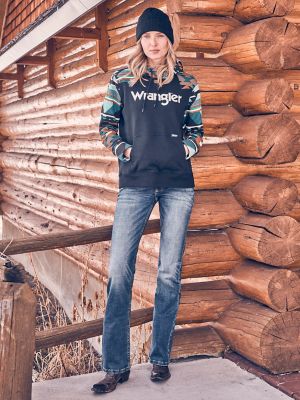 Women s Wrangler Retro Logo Southwestern Yoke Pullover Hoodie in Black