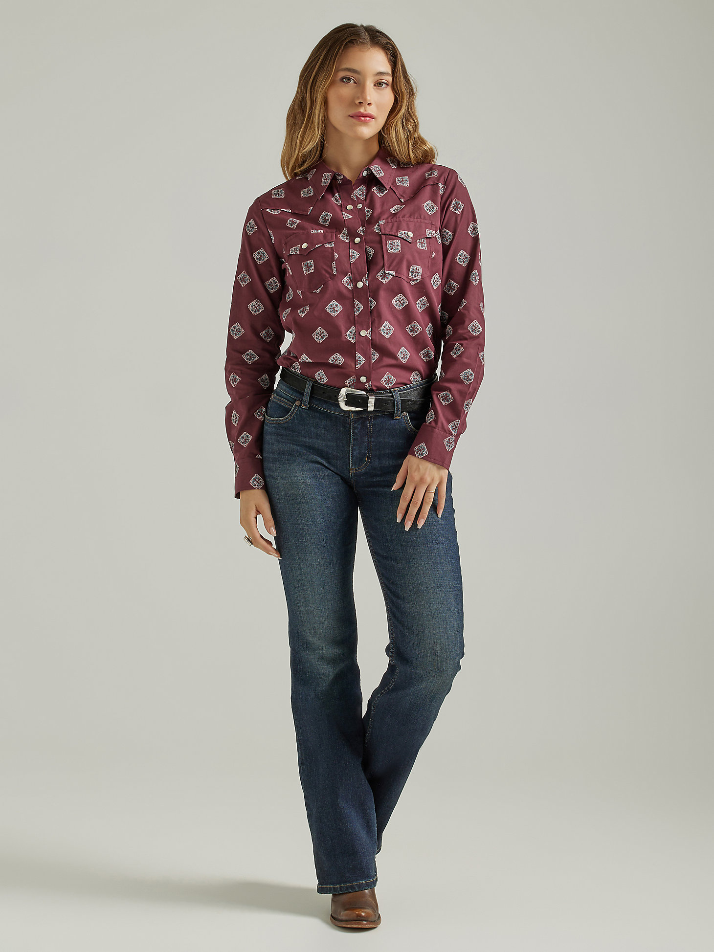 Women's Essential Long Sleeve Print Western Snap Shirt in Port Royale alternative view 1