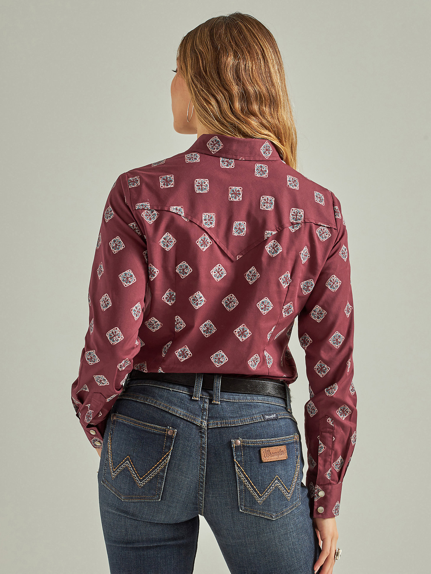 Women's Essential Long Sleeve Print Western Snap Shirt in Port Royale alternative view 2