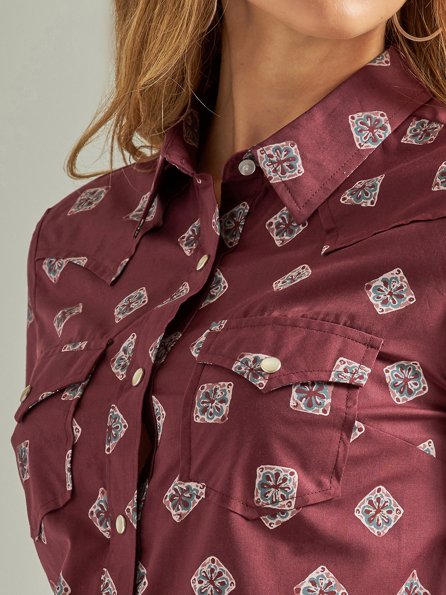 Women's Essential Long Sleeve Print Western Snap Shirt in Port Royale alternative view 3