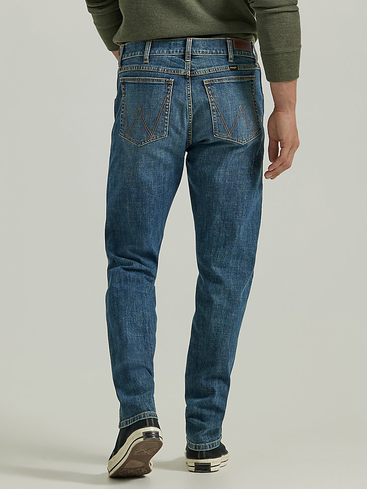 Men's Tapered Regular Fit Jean in Medium Wash alternative view 3