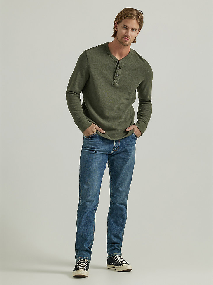 Men's Tapered Regular Fit Jean in Medium Wash alternative view 6