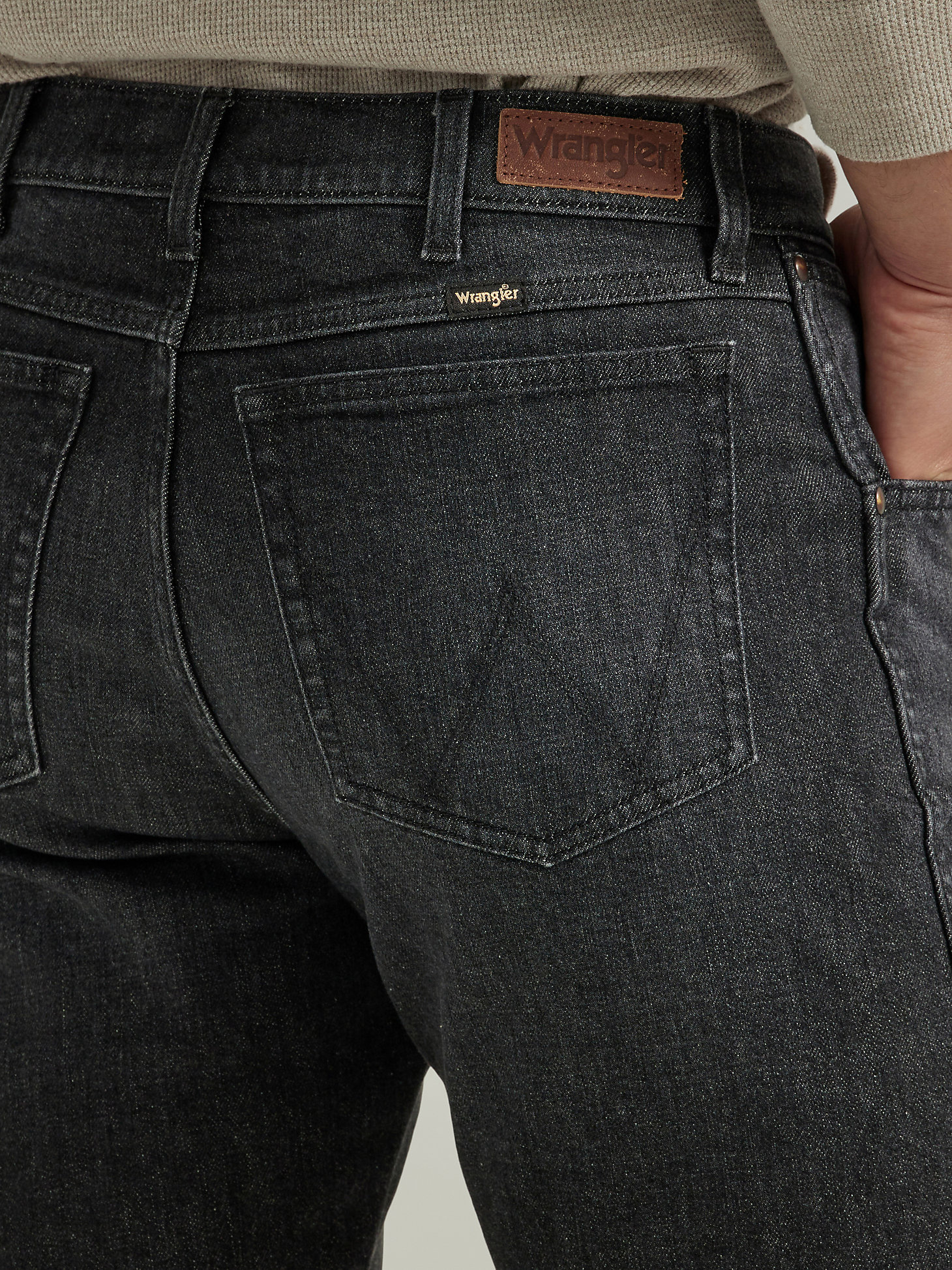 Men's Tapered Regular Fit Jean in Grey Wash alternative view 6