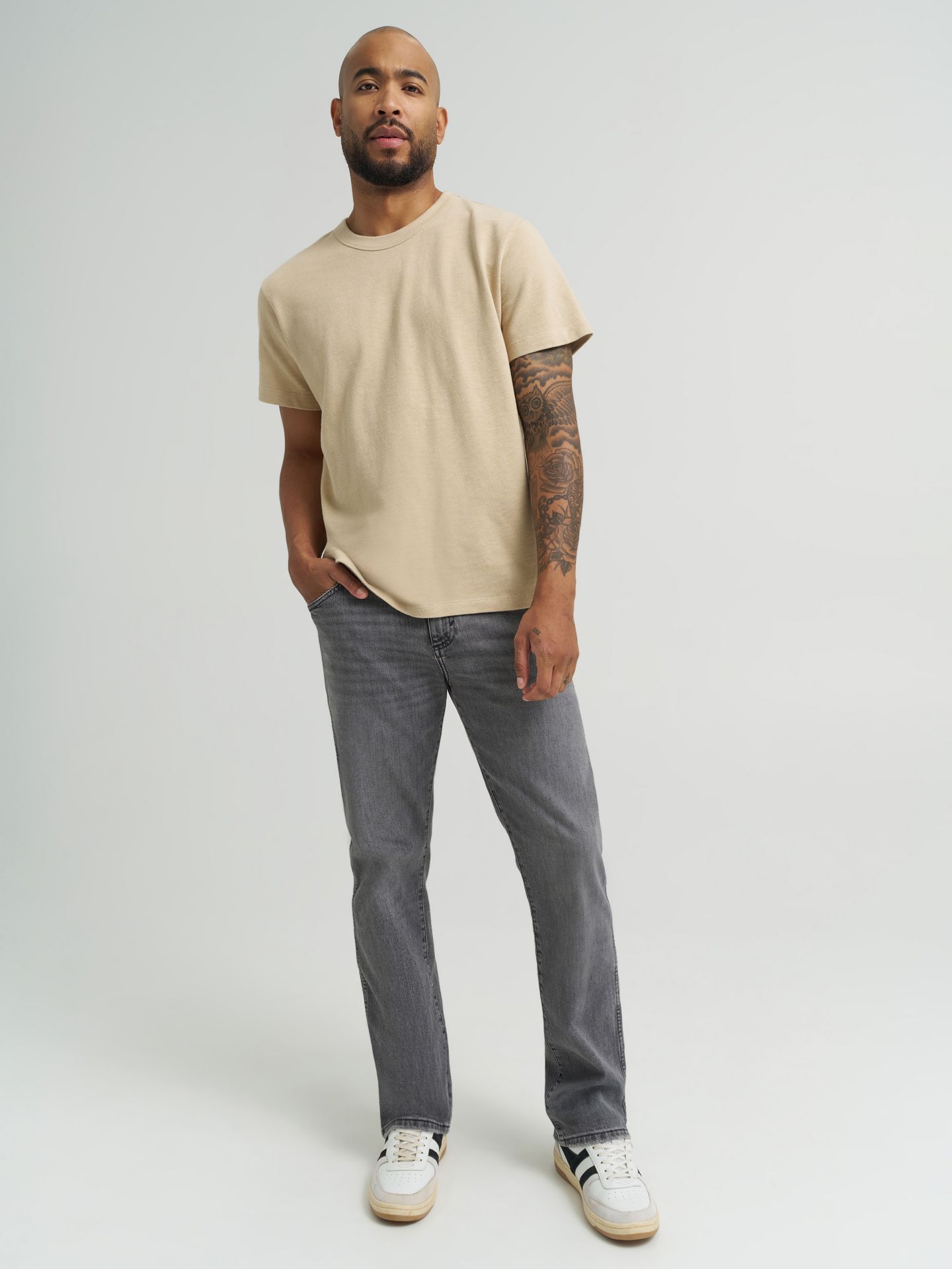 Мужские джинсы Wrangler Slim Straight Jean, цвет: Светлый серый варёный — фото 6