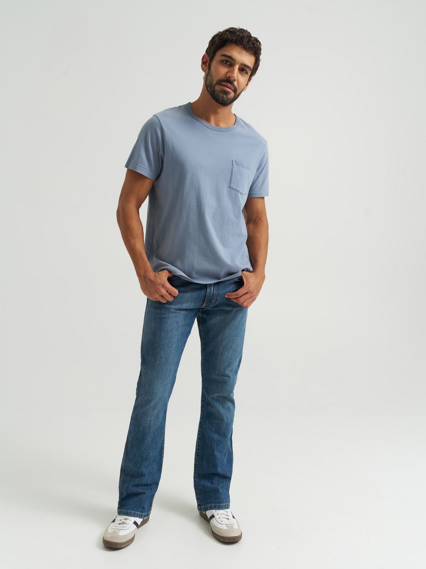 Мужские джинсы Wrangler Classic Bootcut, цвет: Dark Mid Shade — фото 5