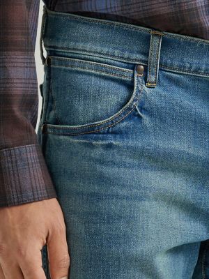 Men's Classic Bootcut Jean in Mid Wash alternative view 4