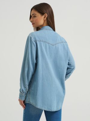 Women's Boyfriend Denim Shirt | Light Wash Denim | Wrangler