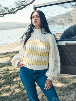 Women's Chunky Sweater in Zest Cream alternative view 3