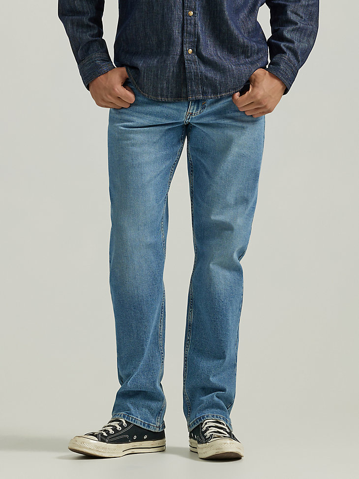 Men's Regular Fit Flex Jean in Light Wash alternative view