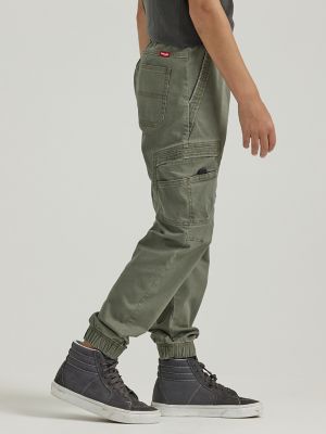 Boy's Wrangler&reg; Free To Stretch Gamer Cargo Pant (Husky) in Olive alternative view 3