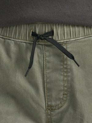Boy's Wrangler&reg; Free To Stretch Gamer Cargo Pant (Husky) in Olive alternative view 6