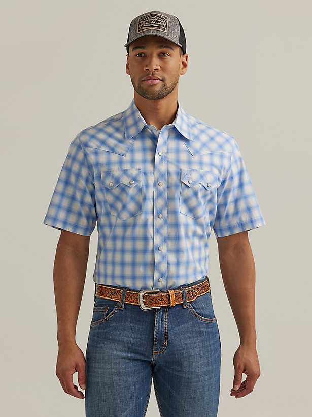 Men's Wrangler Retro® Short Sleeve Western Snap with Sawtooth Flap Pocket Plaid Shirt