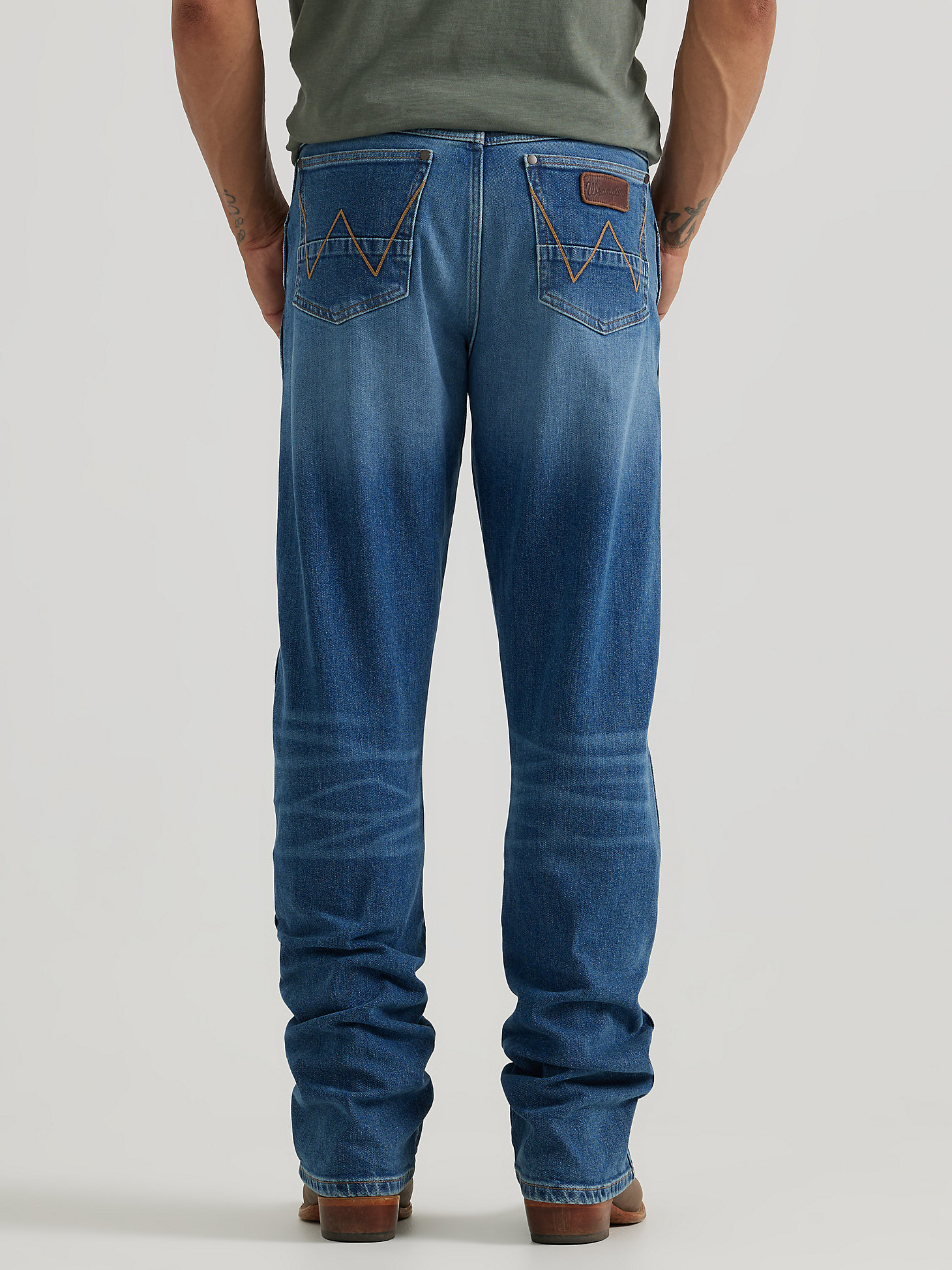 Men's Wrangler Retro® Relaxed Fit Bootcut Jean in Andalusian alternative view 2