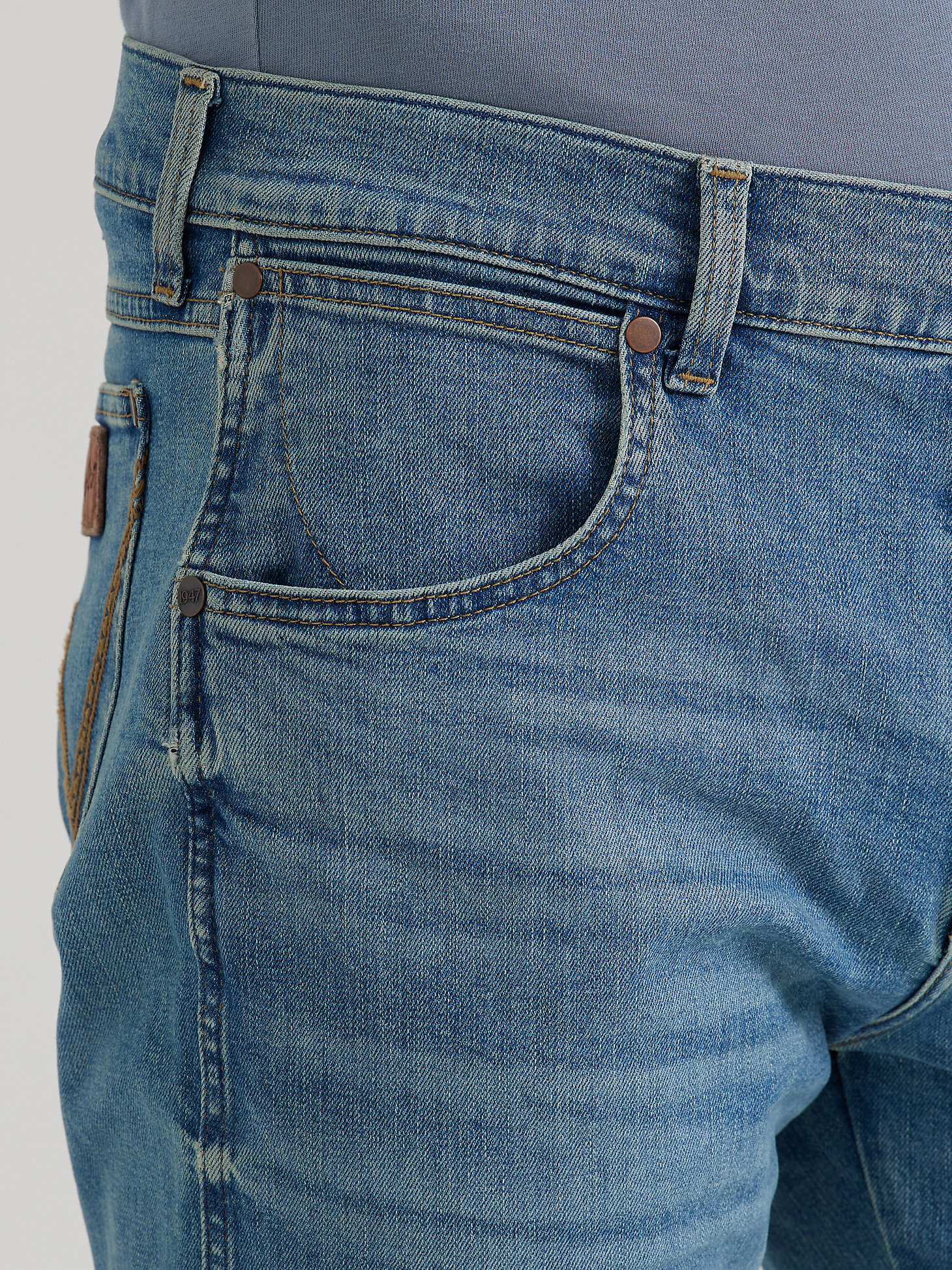 Men's Wrangler Retro® Slim Fit Bootcut Jean in Flintlock alternative view 6