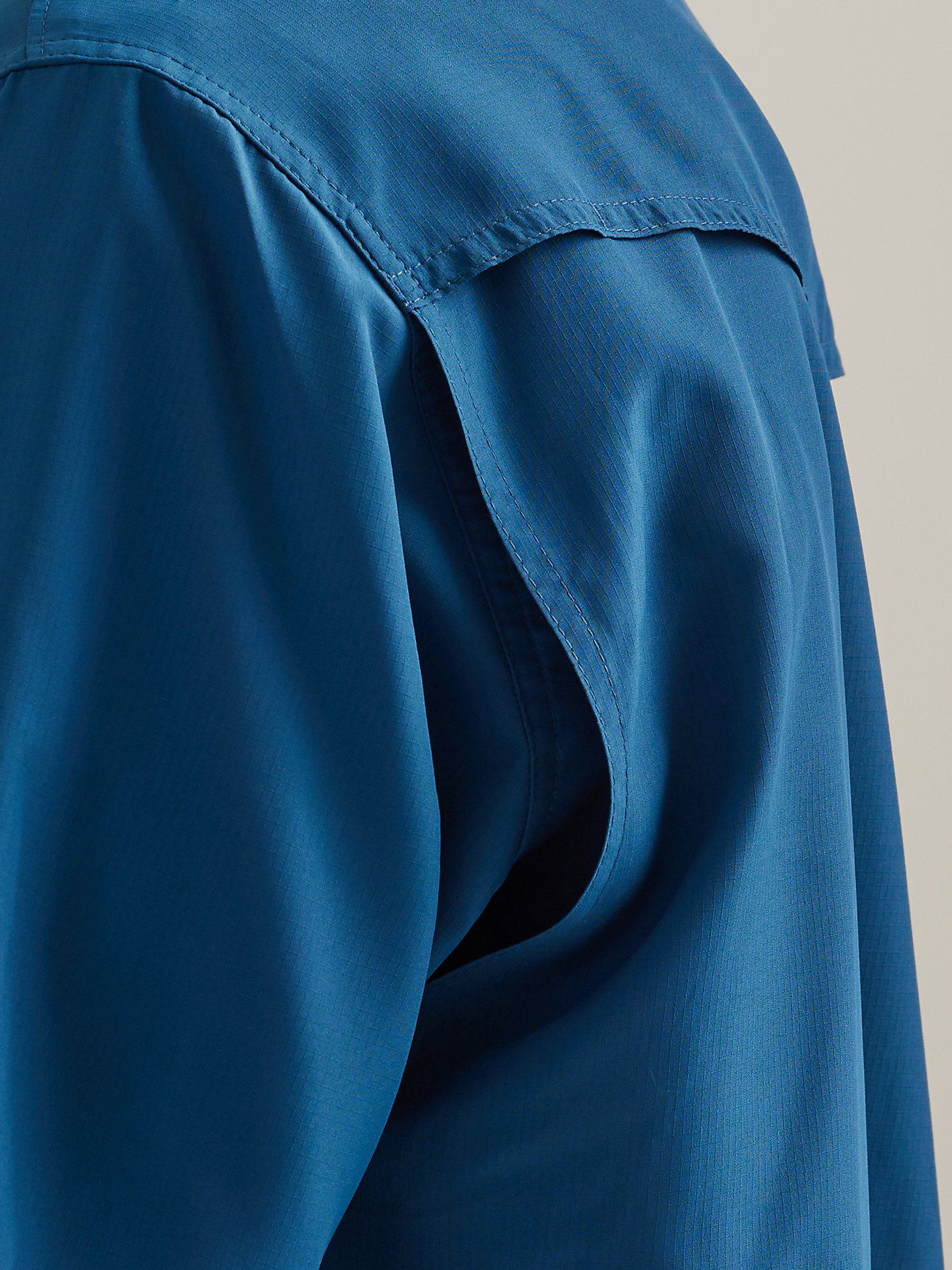 Men's Wrangler Performance Snap Short Sleeve Solid Shirt in Blue