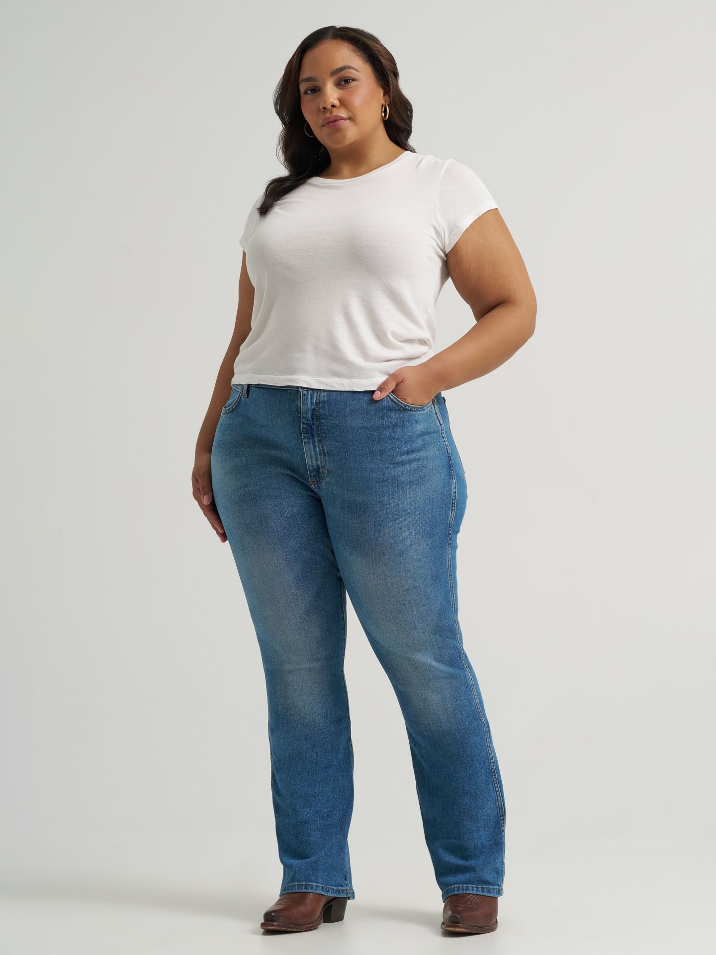 Женские джинсы Wrangler Retro® Bailey High Rise Bootcut, цвет: Ember — фото 4