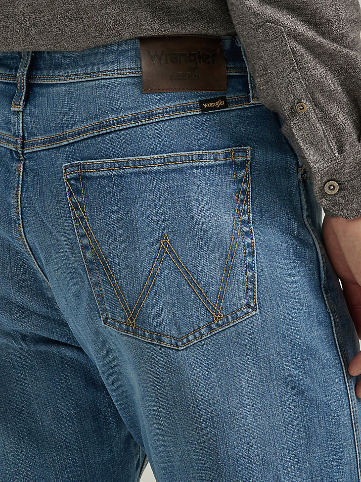 Men's Comfort That Won't Quit Regular Fit Jean in Medium Blue alternative view 2