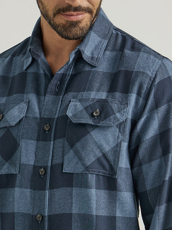 Men's Wrangler® Flannel Plaid Shirt in Sargasso Sea alternative view 2
