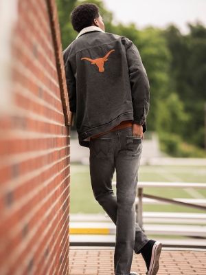 Men's Wrangler Collegiate Sherpa Lined Denim Western Jacket in University  of Texas