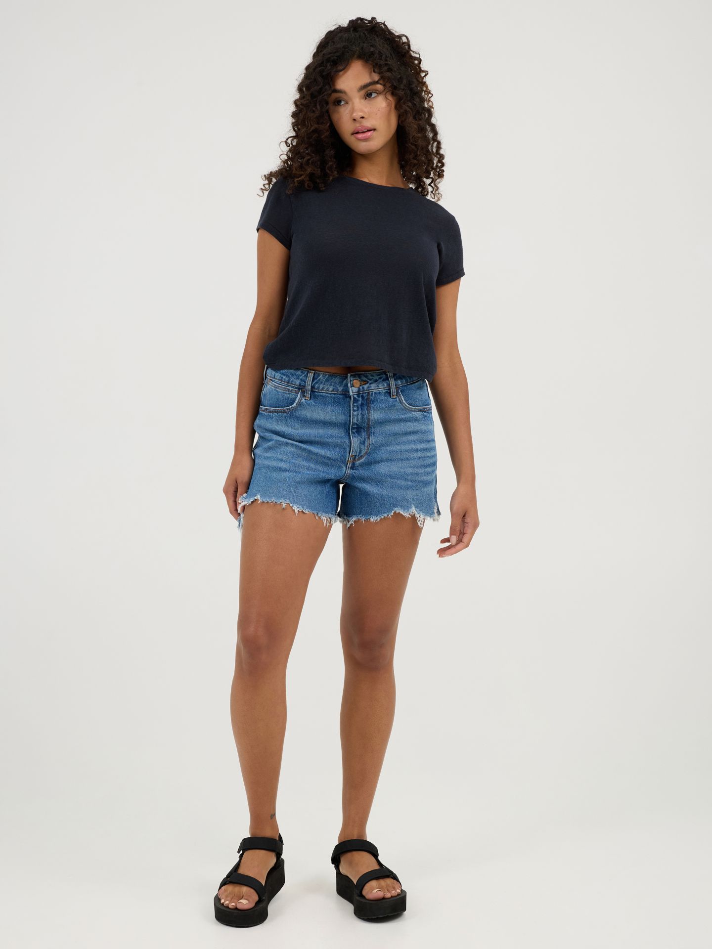 Женские шорты Wrangler Mid Rise Denim Short, цвет: Синий — фото 1