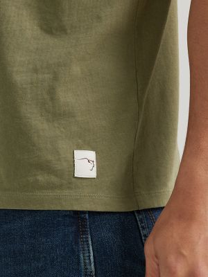 Wrangler x Buffalo Trace™ Men's Logo T-Shirt in Kentucky Green