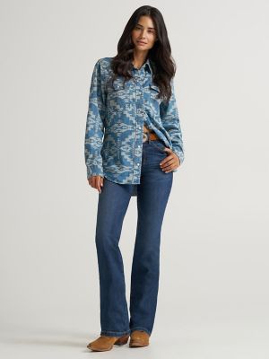 Women's Geometric Cowboy Snap Shirt in Light Wash alternative view