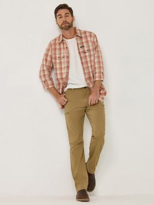 Men's Wrangler® Flex Waist Outdoor Cargo Pant in Elmwood