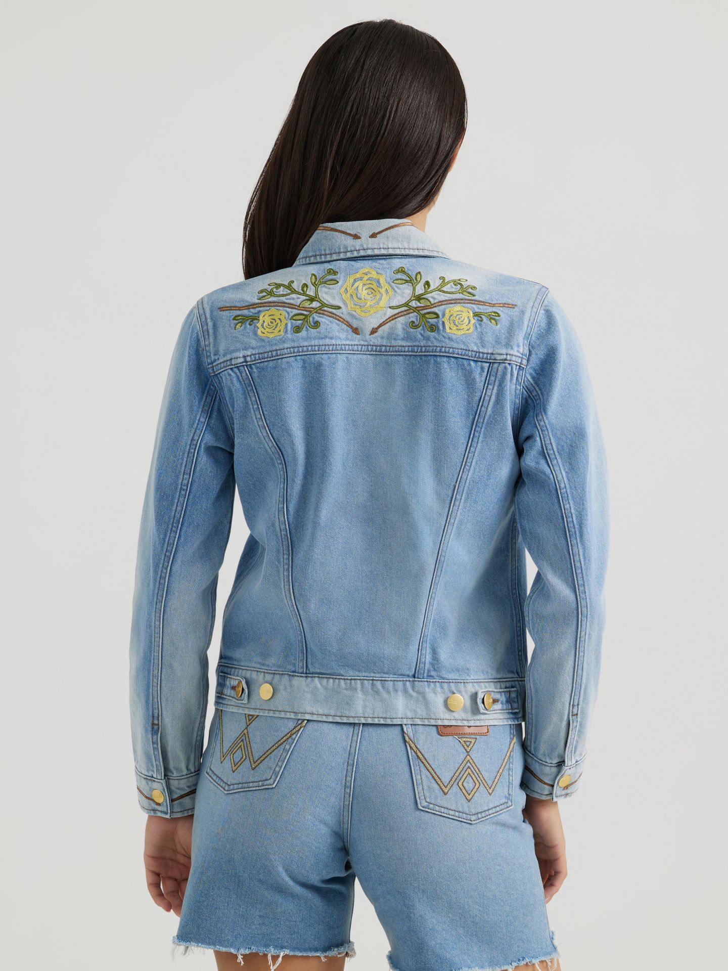 Женская куртка Wrangler x Yellow Rose by Kendra Scott Trucker, цвет: Sunfade — фото 5