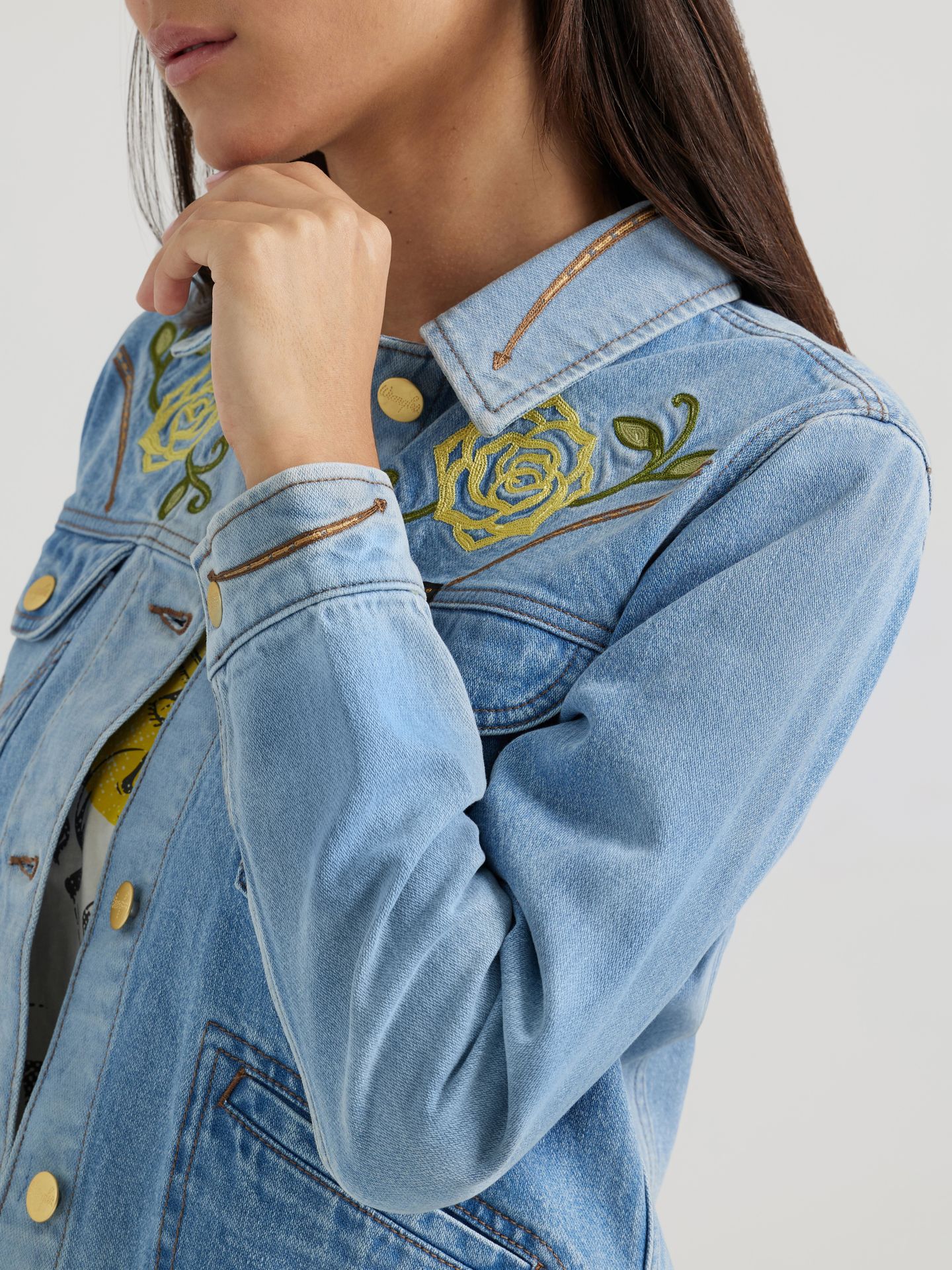 Женская куртка Wrangler x Yellow Rose by Kendra Scott Trucker, цвет: Sunfade — фото 7