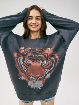 Women s Oversized Tiger Sweatshirt Online Exclusives Wrangler