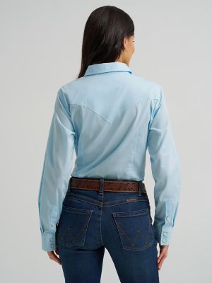 Women's Wrangler Western Button Down Shirt in Cool Blue alternative view 5