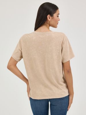 Women's Wrangler Western Graphic Girlfriend Tee in Beige Comet Wash alternative view 2