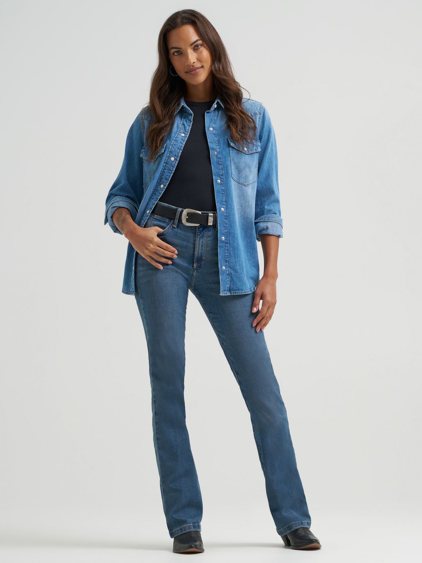 Женские джинсы Wrangler Bespoke High Rise Bootcut, цвет: Ada — фото 1
