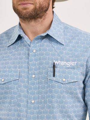 Men's Wrangler® Logo Long Sleeve Western Snap Shirt in Steely Blue Hexagons alternative view 3