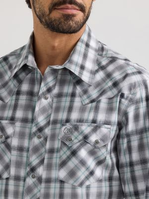 Men's Wrangler Retro® Long Sleeve Sawtooth Snap Pocket Western Shirt in Smoky Grey alternative view 2