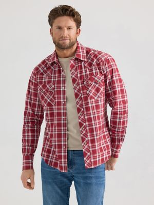 Men's Wrangler Retro® Long Sleeve Sawtooth Snap Pocket Western Shirt in Scarlett