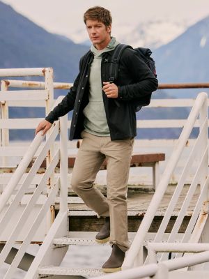 Men's Wrangler Casuals® Pleated Front Relaxed Fit Pants in Khaki