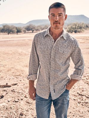 Men's Wrangler® Retro® Premium Long Sleeve Western Snap Printed Shirt in Gray Vines