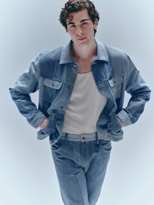 Wrangler x Beyond Retro Icons Jacket in Light Wash alternative view 2