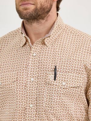 Wrangler® George Strait™ Troubadour Long Sleeve Western Snap Shirt in Chocolate Overlay alternative view 3
