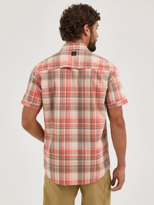 Wrangler ATG™ Men's Cedar Zip Pocket Plaid Shirt in Coral alternative view 2