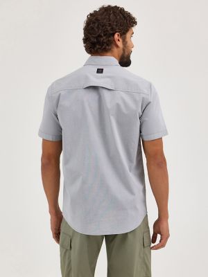 Wrangler ATG™ Men's Cedar Zip Pocket Shirt in Monument alternative view 3