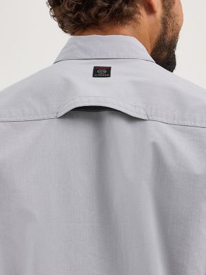 Wrangler ATG™ Men's Cedar Zip Pocket Shirt in Monument alternative view 6