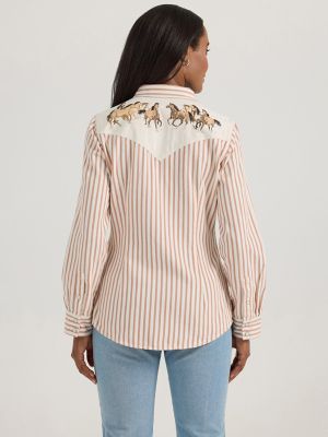 Women's Wrangler Horse Yoke Slim Western Snap Shirt in Tan alternative view