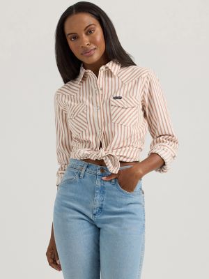 Women's Wrangler Horse Yoke Slim Western Snap Shirt in Tan alternative view 2
