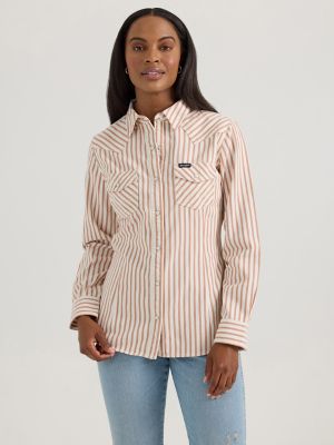 Women's Wrangler Horse Yoke Slim Western Snap Shirt in Tan alternative view 4